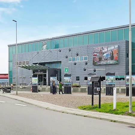 4 Person In Thyboron-by Traum